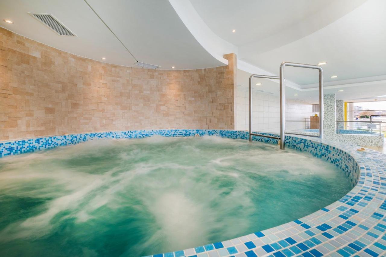 Myflat Club 218 Belvedere Wellness Apartment Siofok Luaran gambar
